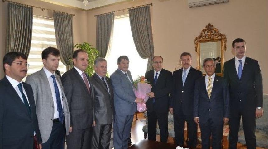 Ak Partili Milletvekillerden Vali Savaş&rsquo;a Ziyaret