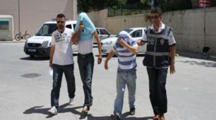 10 Bin TL'lik Sahte Banknotlarla Yakalandılar