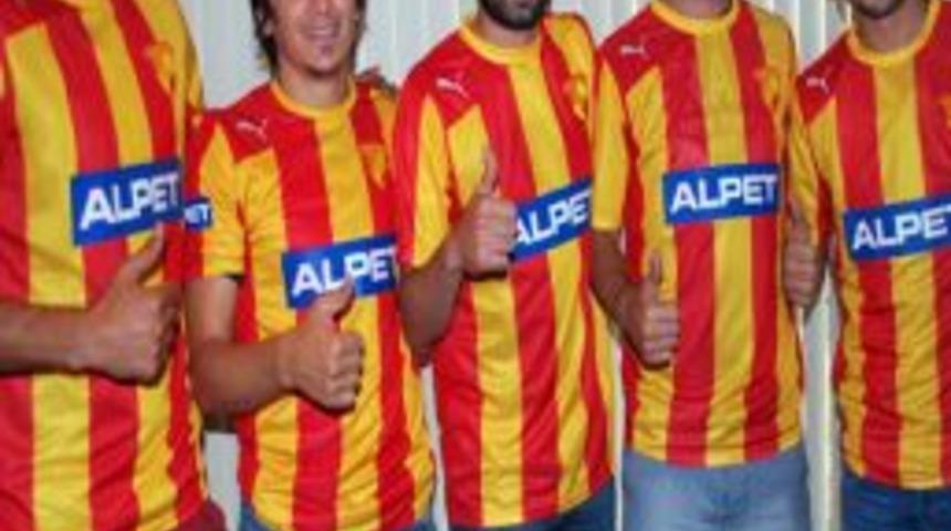 G&ouml;ztepe&rsquo;de 5 Imza Birden