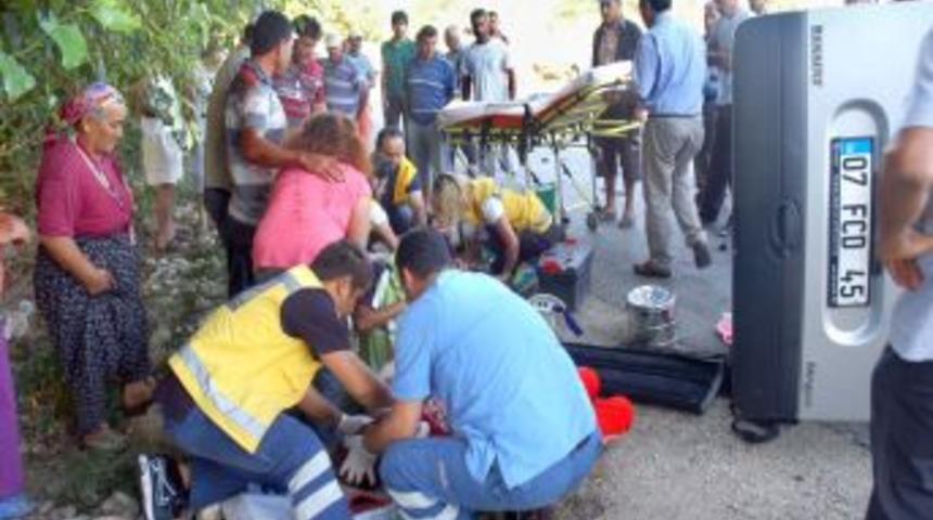 Kadirli&rsquo;de Trafik Kazası: 1 &Ouml;l&uuml;, 7 Yaralı