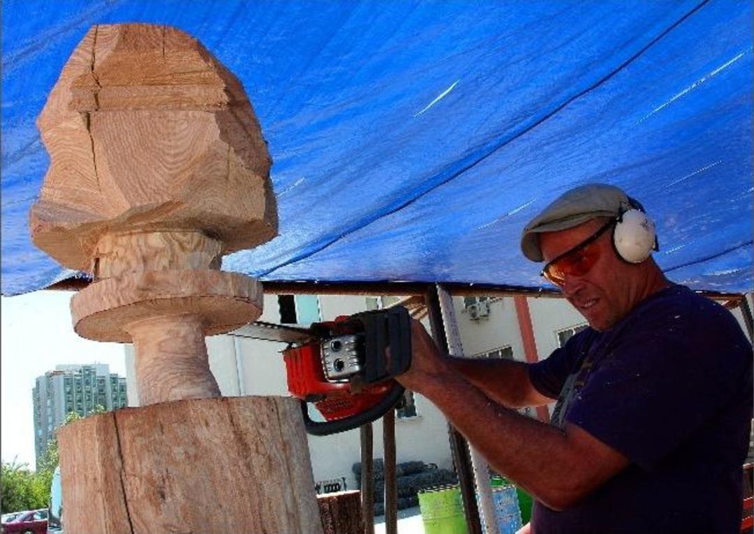 Heykeller Şekillenmeye Başladı