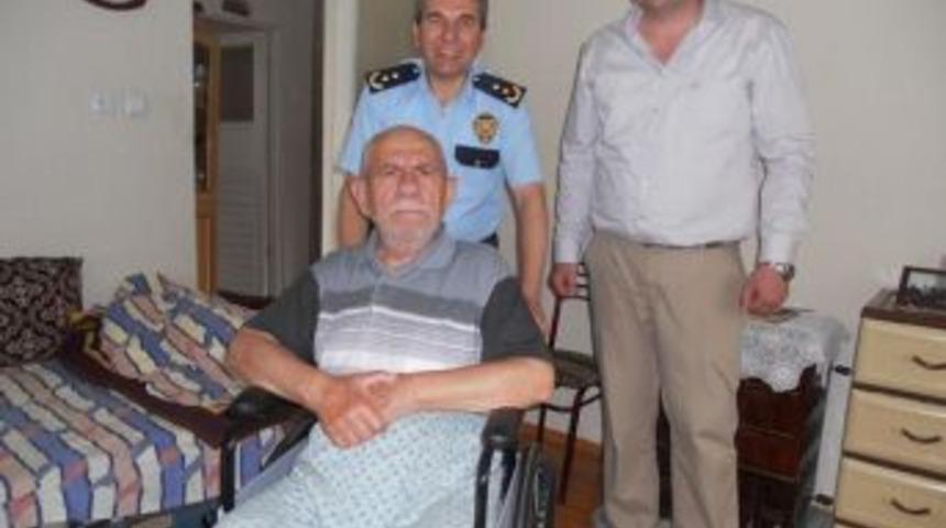 Uzunk&ouml;pr&uuml; Emniyet M&uuml;d&uuml;r&uuml;&rsquo;nden Emekli Baş Komisere Tekerlekli Sandalye