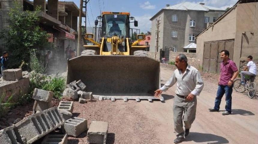 Y&uuml;ksekova&rsquo;da Yol Genişletme &Ccedil;alışmaları