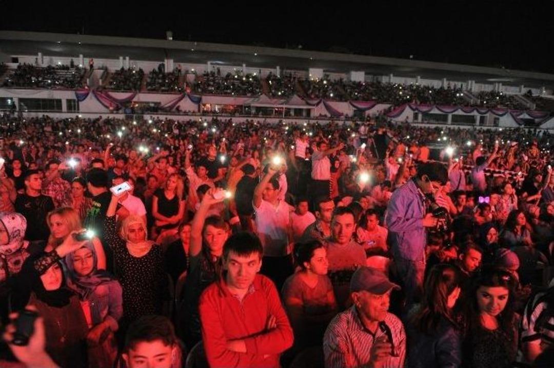 Festival&rsquo;de 90&rsquo;lara Yolculuk