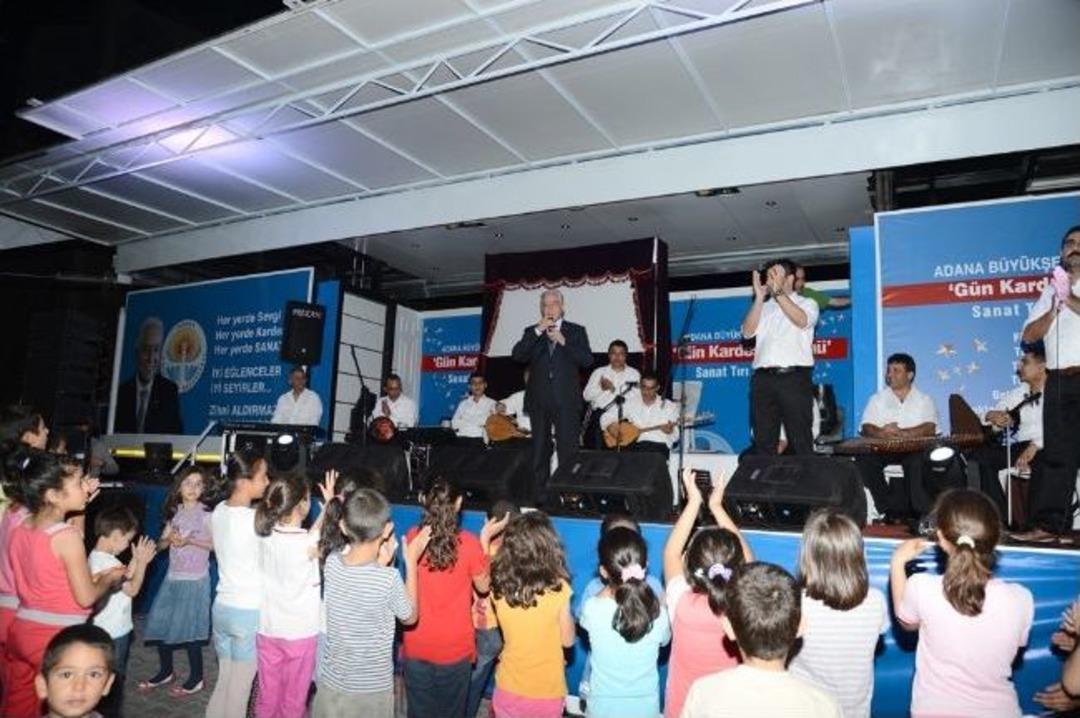 Sarı&ccedil;am&rsquo;da Sanat Tırı Coşkusu