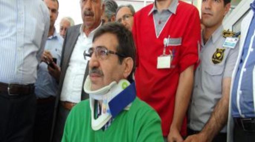 İstanbul Milletvekili İdris G&uuml;ll&uuml;ce, Trafik Kazasında Yaralandı