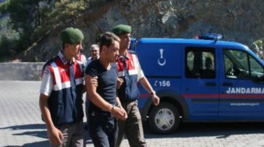 &Ccedil;aldığı Eşyaları Satarken Su&ccedil;&uuml;st&uuml; Yakalandı