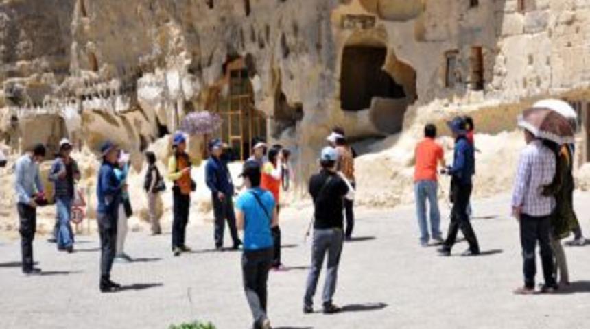 Taşkale Beldesi G&uuml;ney Koreli Turistleri Ağırladı