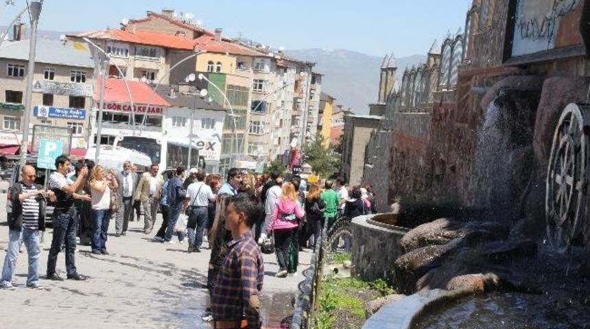 Erzurum&rsquo;a Yaz Geldi Yerli Ve Yabancı Turist Akını Başladı