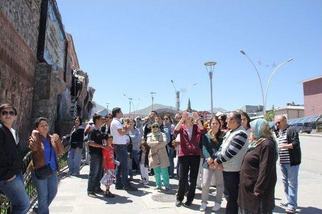 Erzurum’a Yaz Geldi Yerli Ve Yabancı Turist Akını Başladı