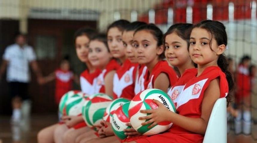 Kepez&rsquo;in Spor Okuluna İlgi B&uuml;y&uuml;k