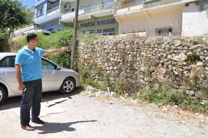 Yolda Yürürken Otoparka Düşerek Öldü G1