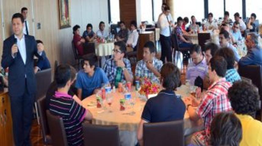 Memduh Boydak: D&uuml;nya, Değerlerine Sahip Insan Bekliyor