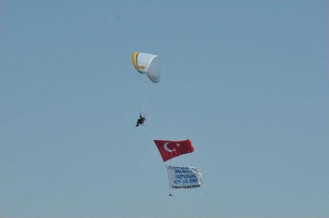 Akçakoca Semalarında Yamaç Paraşütleri Büyüledi