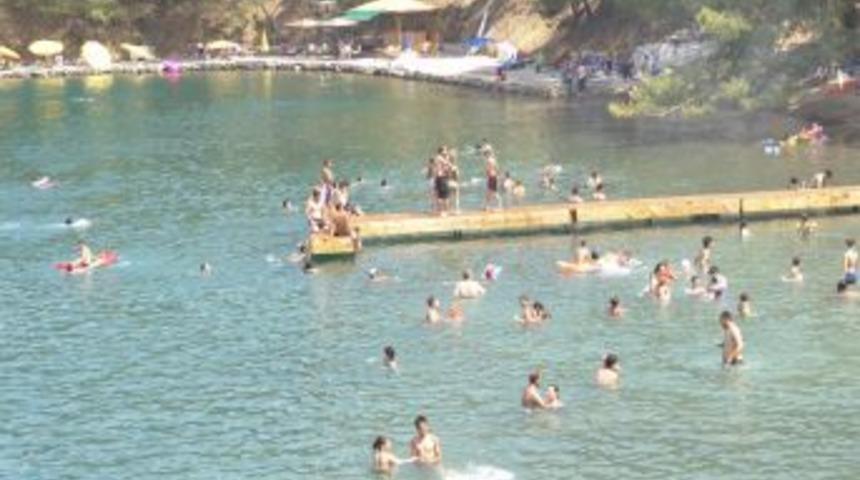 Fethiye'de Sıcaklık 39 Dereceye &Ccedil;ıktı Sokakları Boşaldı