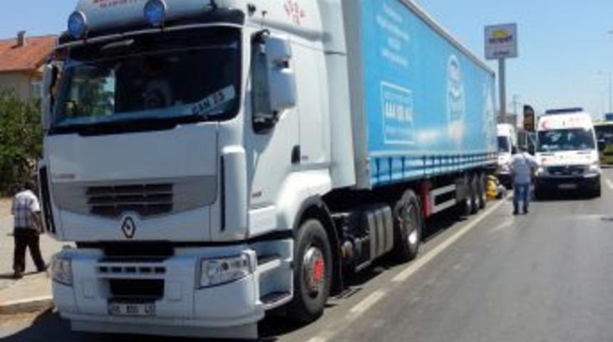 Kocaeli'nde Trafik Kazası: 1 &Ouml;l&uuml;, 1 Yaralı