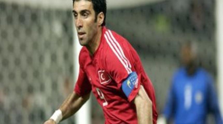 FIFA'ya Manşet Olan Hakan Ş&uuml;k&uuml;r, Gelecekten Umutlu