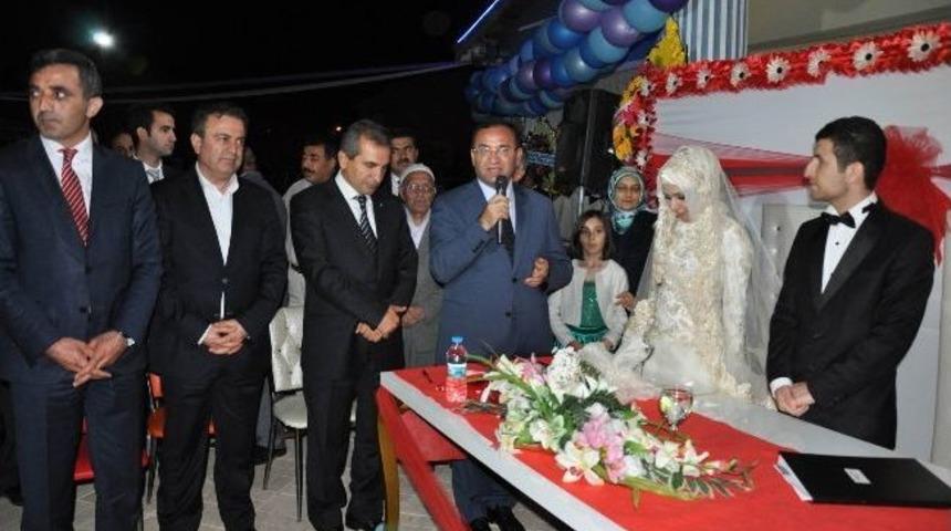 Başbakan Yardımcısı Bozdağ Nikah Şahitliği Yaptı