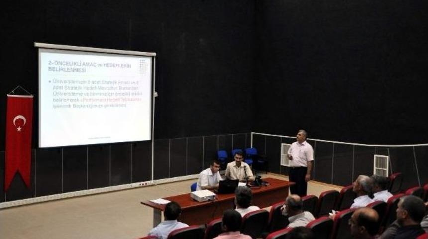 &Uuml;niversite Personeline B&uuml;t&ccedil;e Hazırlama Eğitimi Verildi