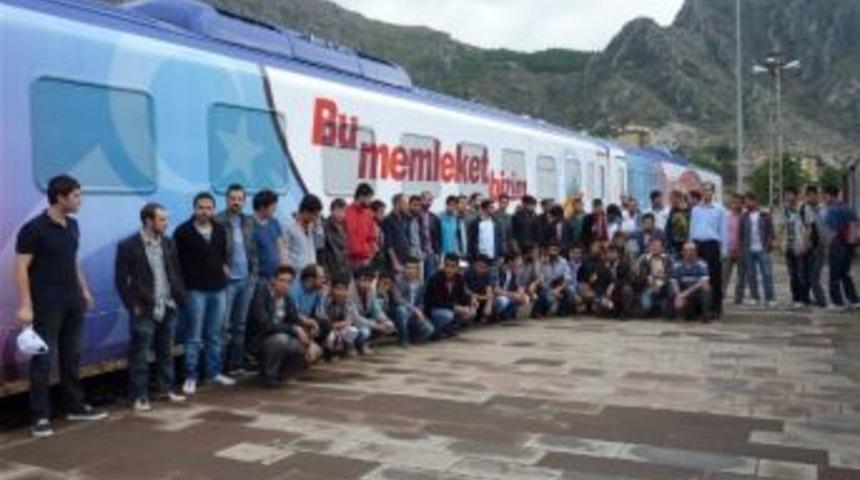 Kafkas Gen&ccedil;lik Treni Yolcularını Uğurladı