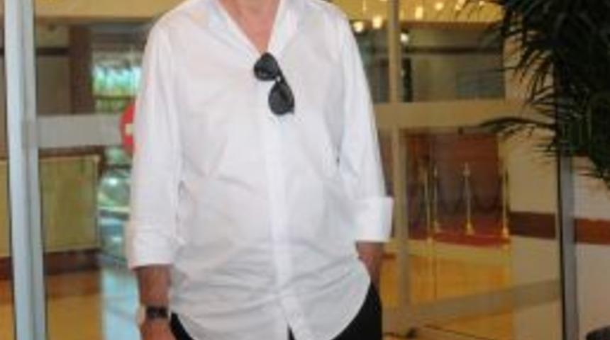 Livaneli: CHP&rsquo;li Belediye Bana Saldırıyor, Ne Kadar Ayıp!