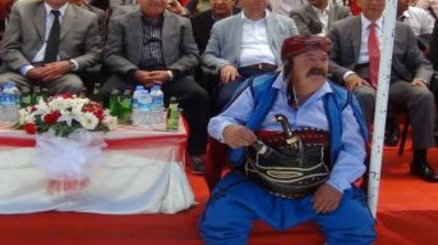 &Ccedil;i&ccedil;ek: Pir Sultan'ın, Aşık Veysel&rsquo;in S&ouml;ylediği Hep Birlik, Huzur, Kardeşliktir