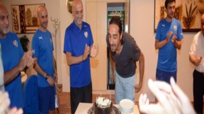 Kaptan İbrahim&rsquo;e Doğum G&uuml;n&uuml; Kutlaması