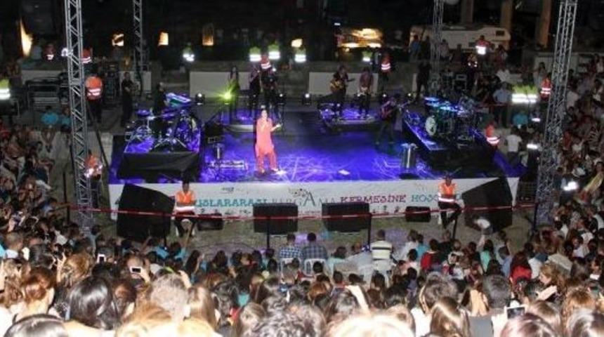 Sıla Bergama'yı Salladı