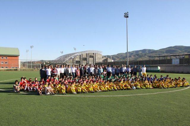 Bingöl'de Yaz Futbol Okulu Öğrencileri Çalışmalara Başladı