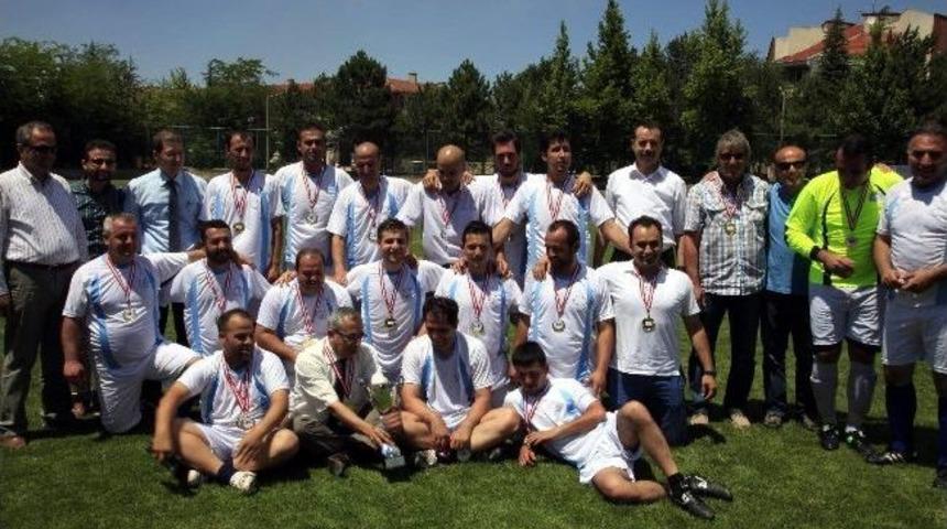 A&uuml; Futbol Ligi'nde Şampiyon A&ouml;f