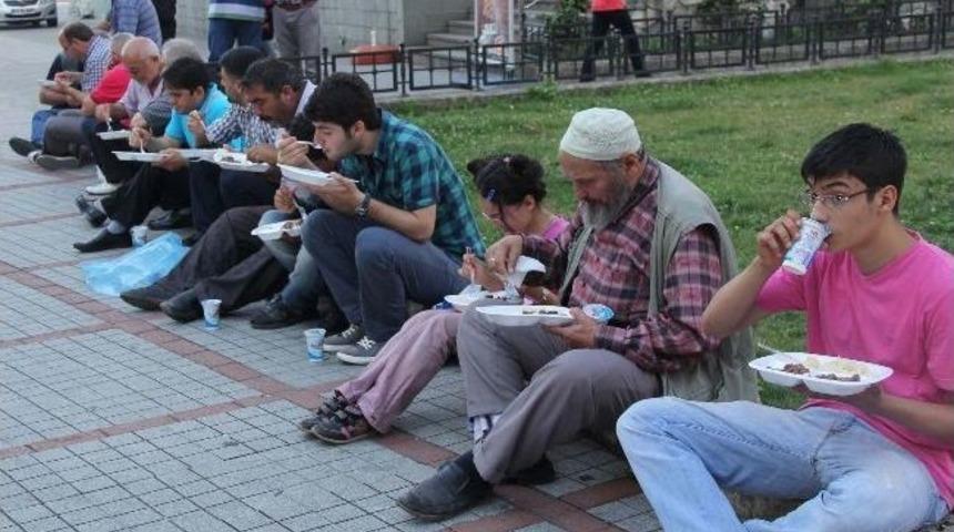 Rize'de tencere tava eylemine kavurmalı tepki