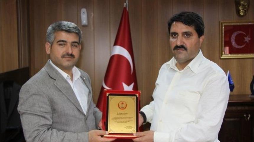 Bing&ouml;l Buhara Eğitim K&uuml;lt&uuml;r Ve Sanat Vakfı Başkanı Değişge&ccedil;, Bing&ouml;l Belediye Başkanı Atalay&rsquo;ı Makamında Ziyaret Etti