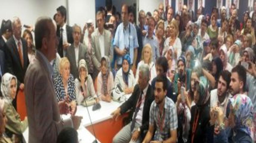 Başbakan Erdoğan Miting Sonrası Gen&ccedil;lerle Bir Araya Geldi