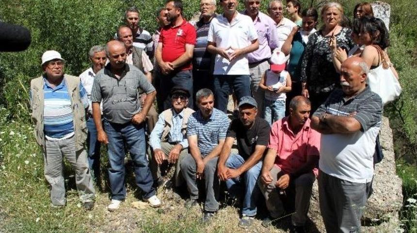 19 Yıldır Gidemedikleri K&ouml;ylerine D&ouml;nmek İ&ccedil;in K&ouml;pr&uuml; İstiyorlar