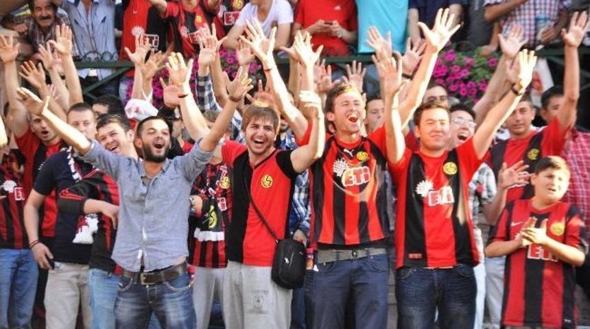 Ertuğrul Sağlam Eskişehirspor İle G&ouml;r&uuml;ş&uuml;yor