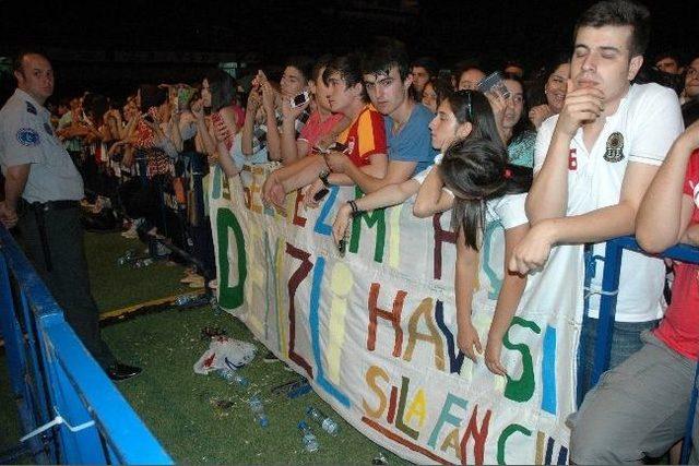 Sıla Memleketi Denizli’de Konser Verdi