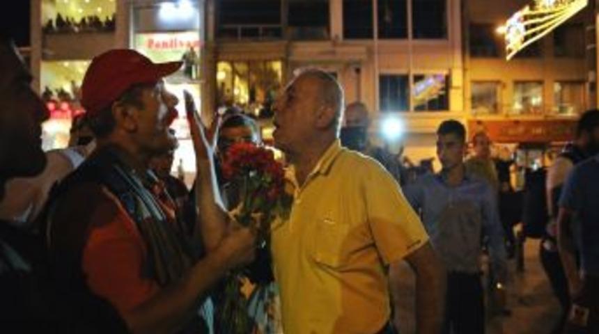 Taksim Meydanı&rsquo;nda dağılmayan gruba polis m&uuml;dahale etti