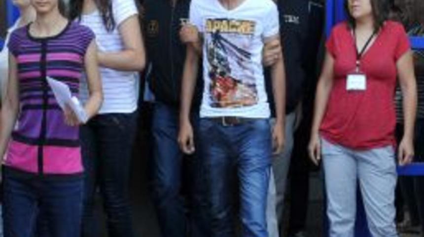 Önce polis eşliğinde LYS'ye sonra ceza evine girdi