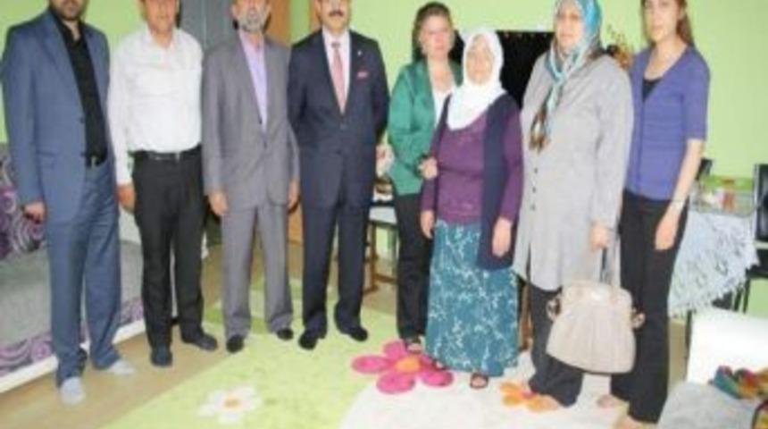 Aile Ve Sosyal Politikalar İl M&uuml;d&uuml;rl&uuml;ğ&uuml;&rsquo;nden Şehit Ailelerine Ziyaret