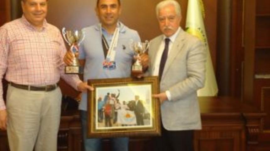 Ahas Kupalarını Aldırmaz&rsquo;a Getirdi