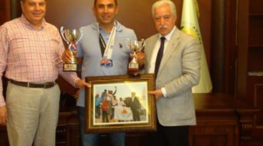 G&uuml;ner Akkaya: Her Kupada Başkan Aldırmaz'ın Payı Var