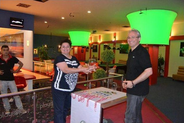 Bayer Çalışanları, Eğitime Destek İçin Bowling Oynadı