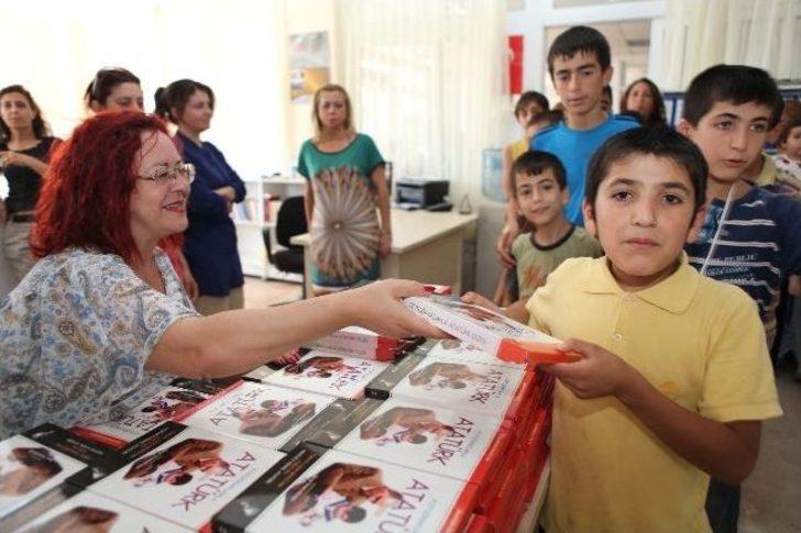 Bayraklı'da 23 Mahalleye 23 Kütüphane G4