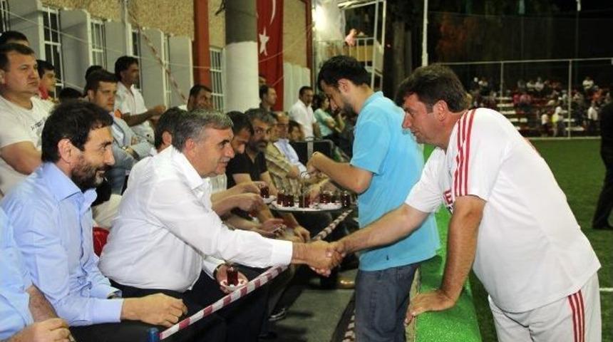 Başkan Toçoğlu Olgunlar Turnuvasında Maç İzledi