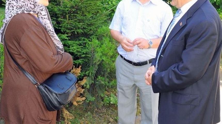 Başkan Gümrükçüoğlu Mahalle Gezilerini Sürdürüyor