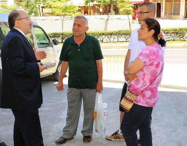 Başkan Gümrükçüoğlu Mahalle Gezilerini Sürdürüyor