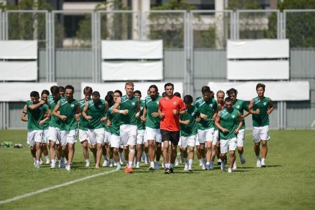 Bursaspor'da Yeni Sezon Hazırlıkları S&uuml;r&uuml;yor