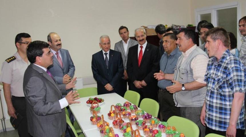 Vali Yılmaz&rsquo;dan Rehabilitasyon Merkezi'ne Moral Ziyareti