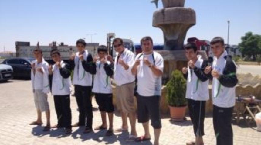 Hilvanlı Kick Boksçular Şampiyonluk Yolunda