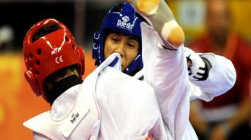 Tekvando'da Madalya Umudumuz Servet Tazeg&uuml;l Yarı Finalde Elendi